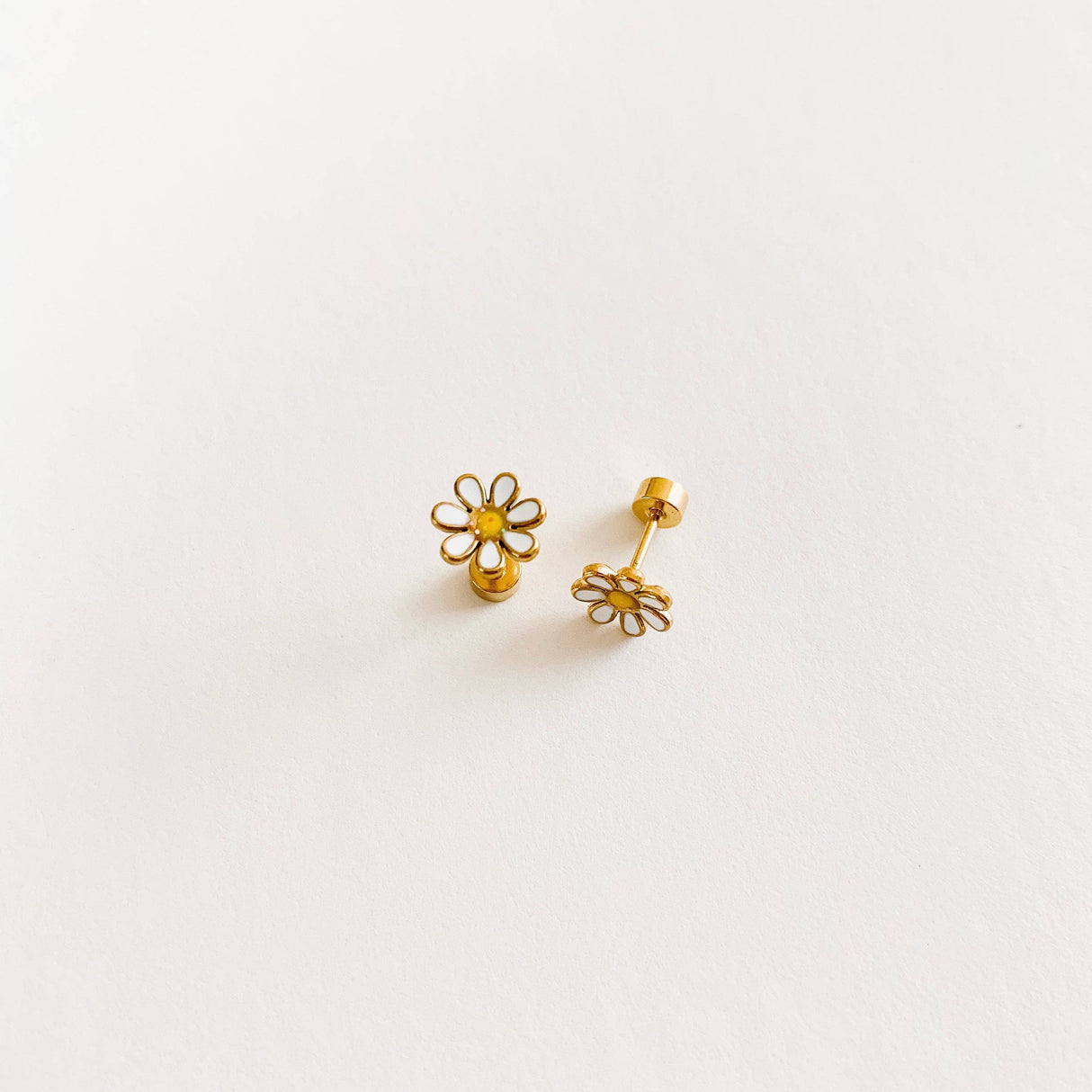 Pip Pop Post Earrings - Lilac Daisy