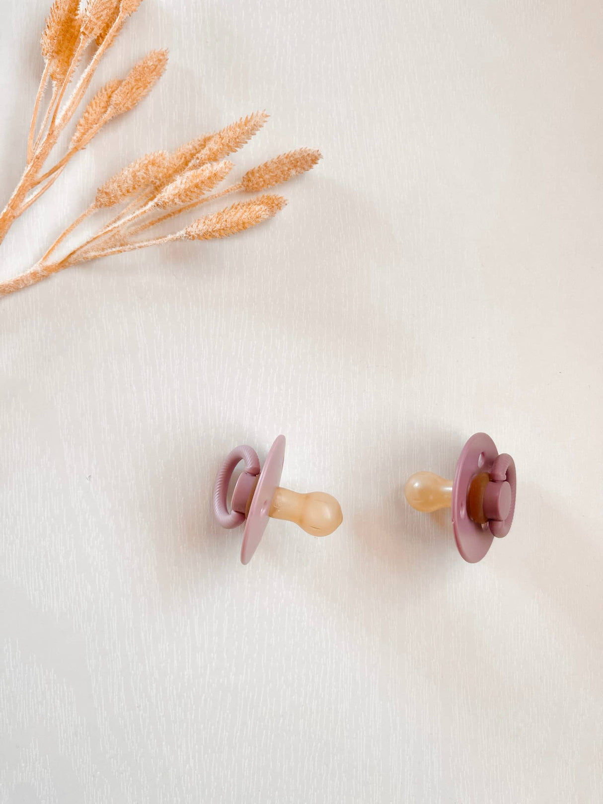 Itzy Soother Natural Rubber Paci Set - Blossom + Rosewood