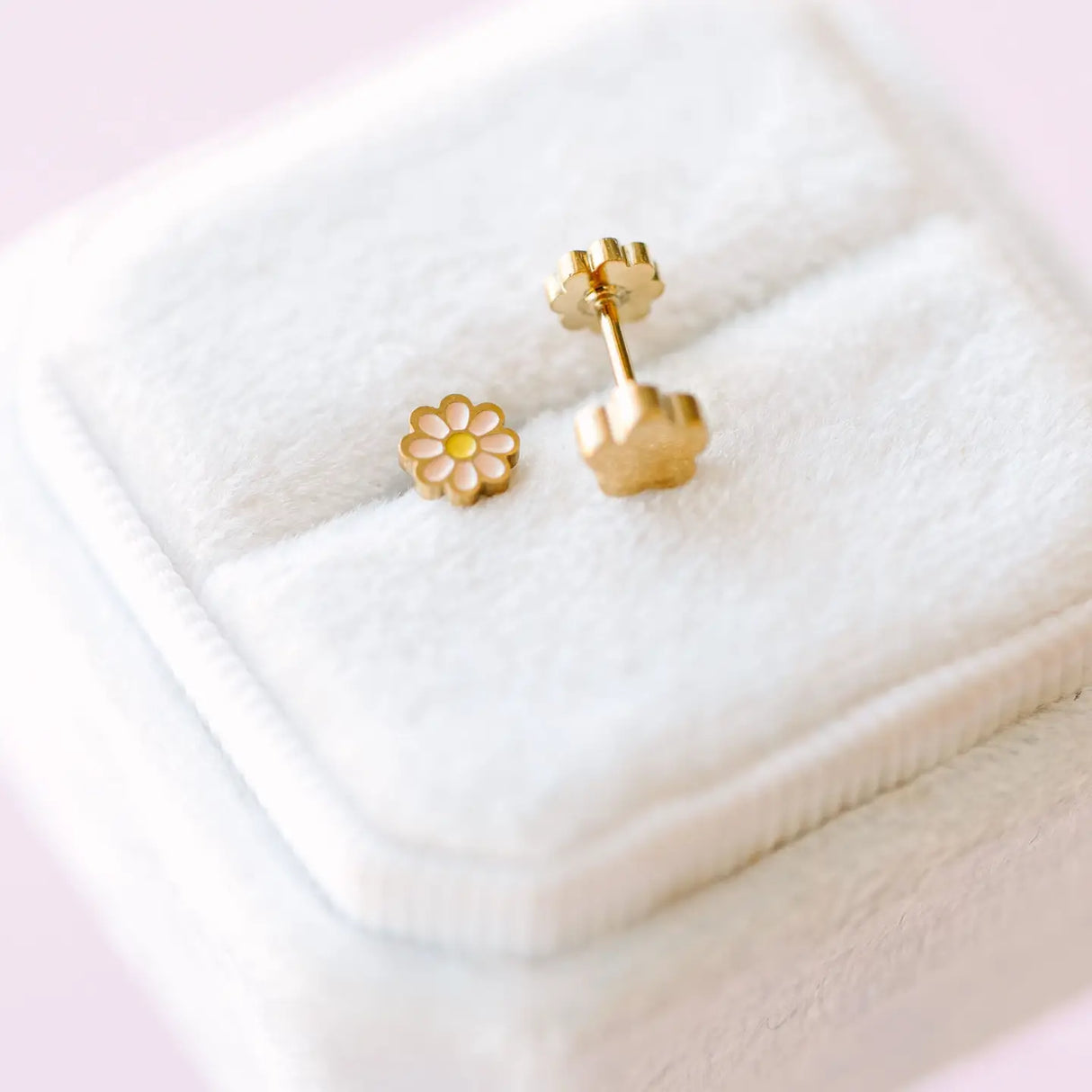 Pierced Co. Screwback Earrings - Peach Tiny Daisy