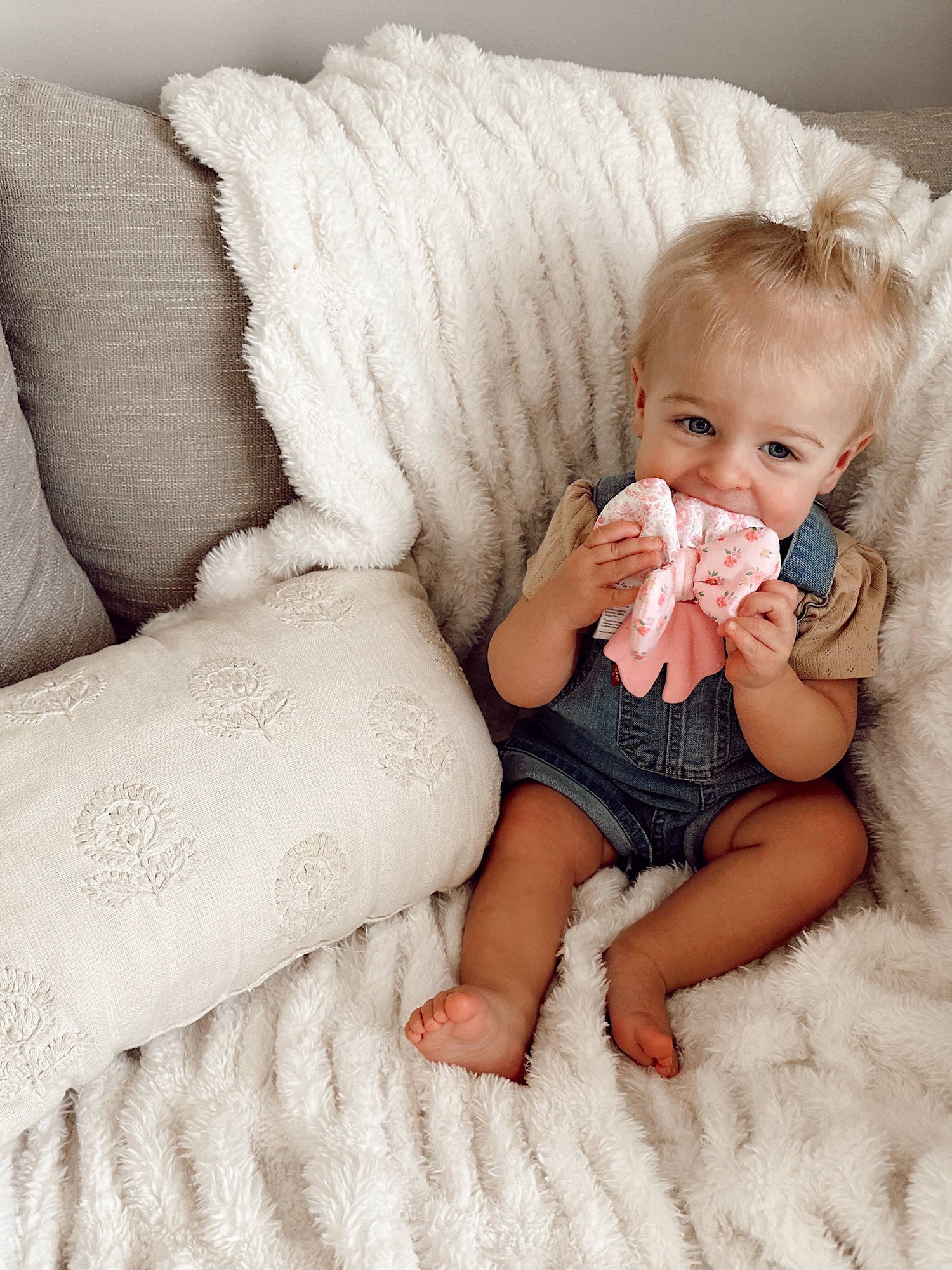 Sweetie Crinkle Teether - Bow