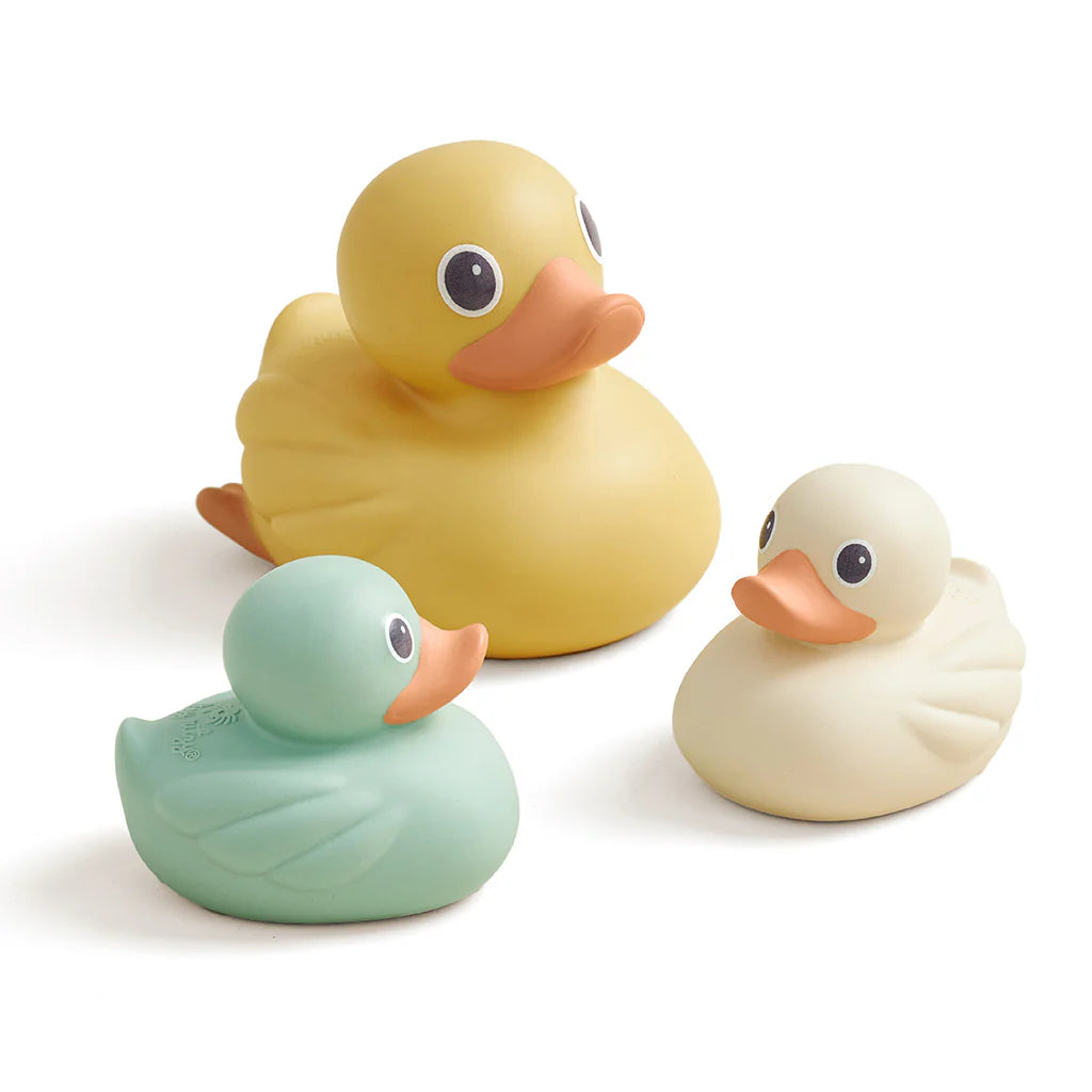 Itzy Bath Ducky Family