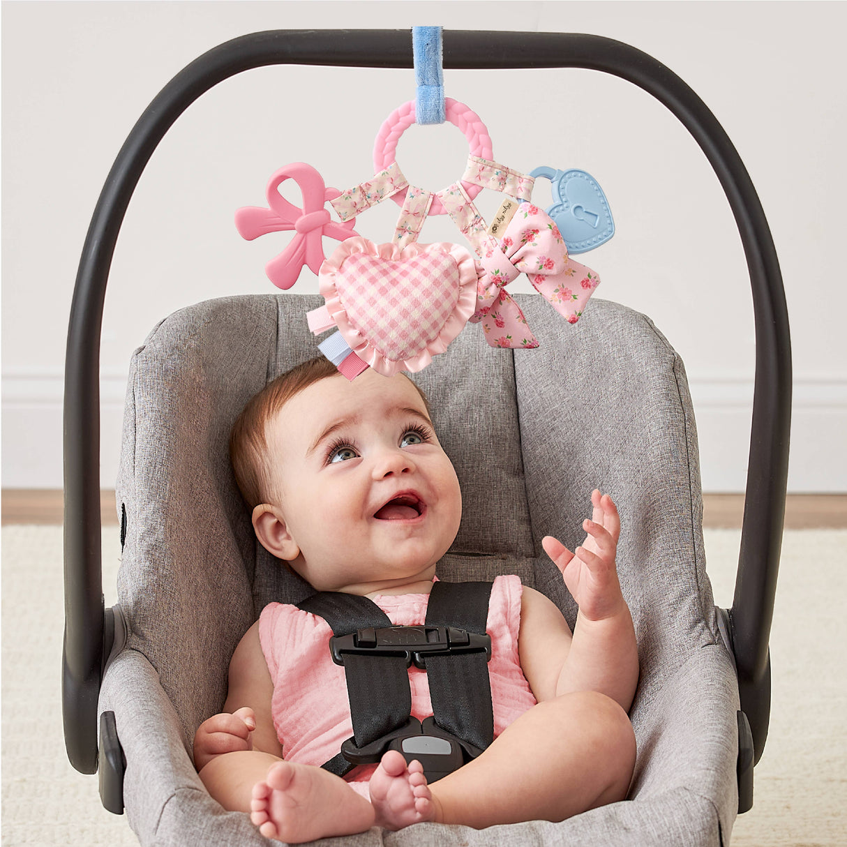 Bitzy Busy Ring - Bow