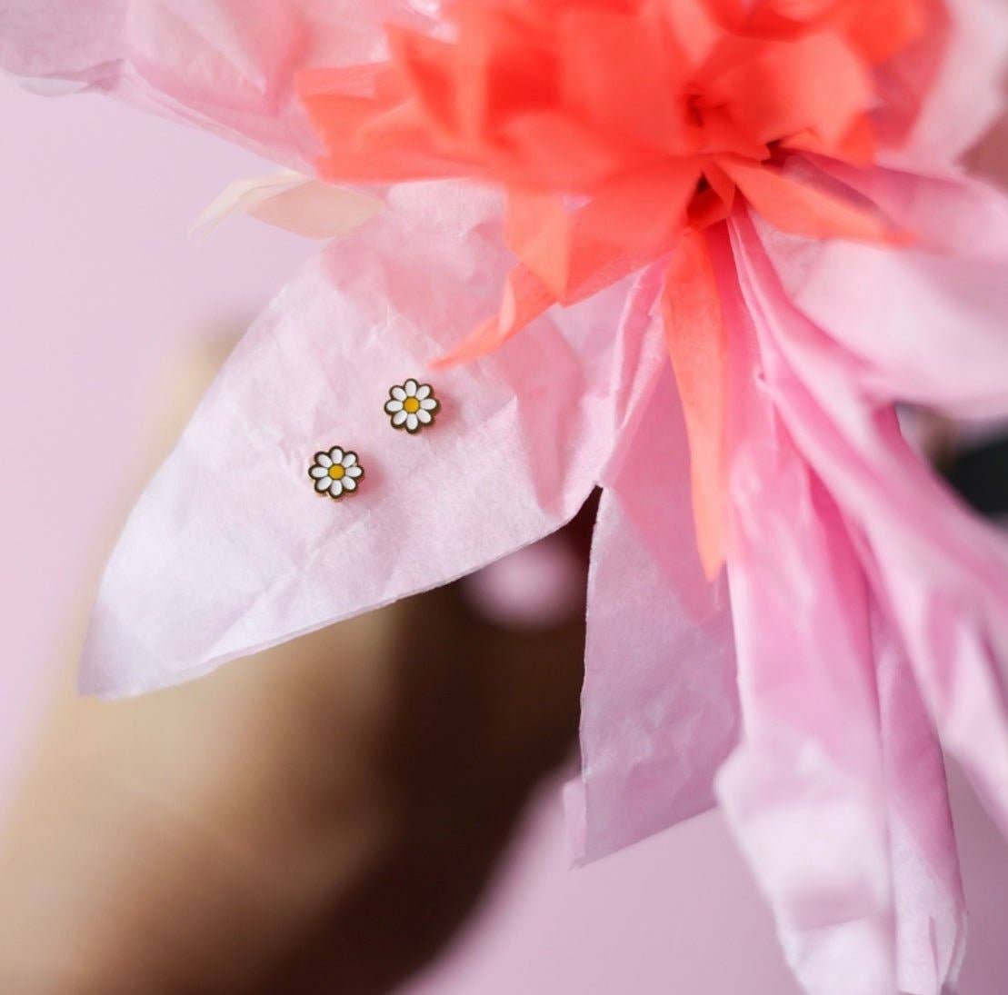 Pierced Co. Screwback Earrings - Tiny Daisies