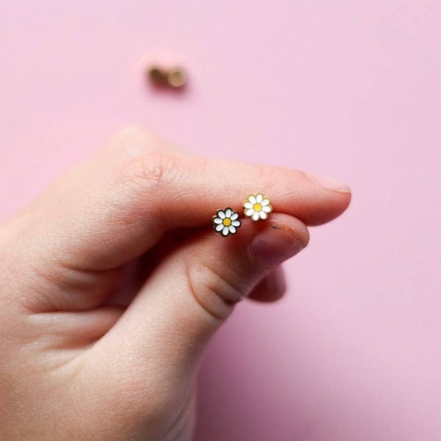 Pierced Co. Screwback Earrings - Tiny Daisies
