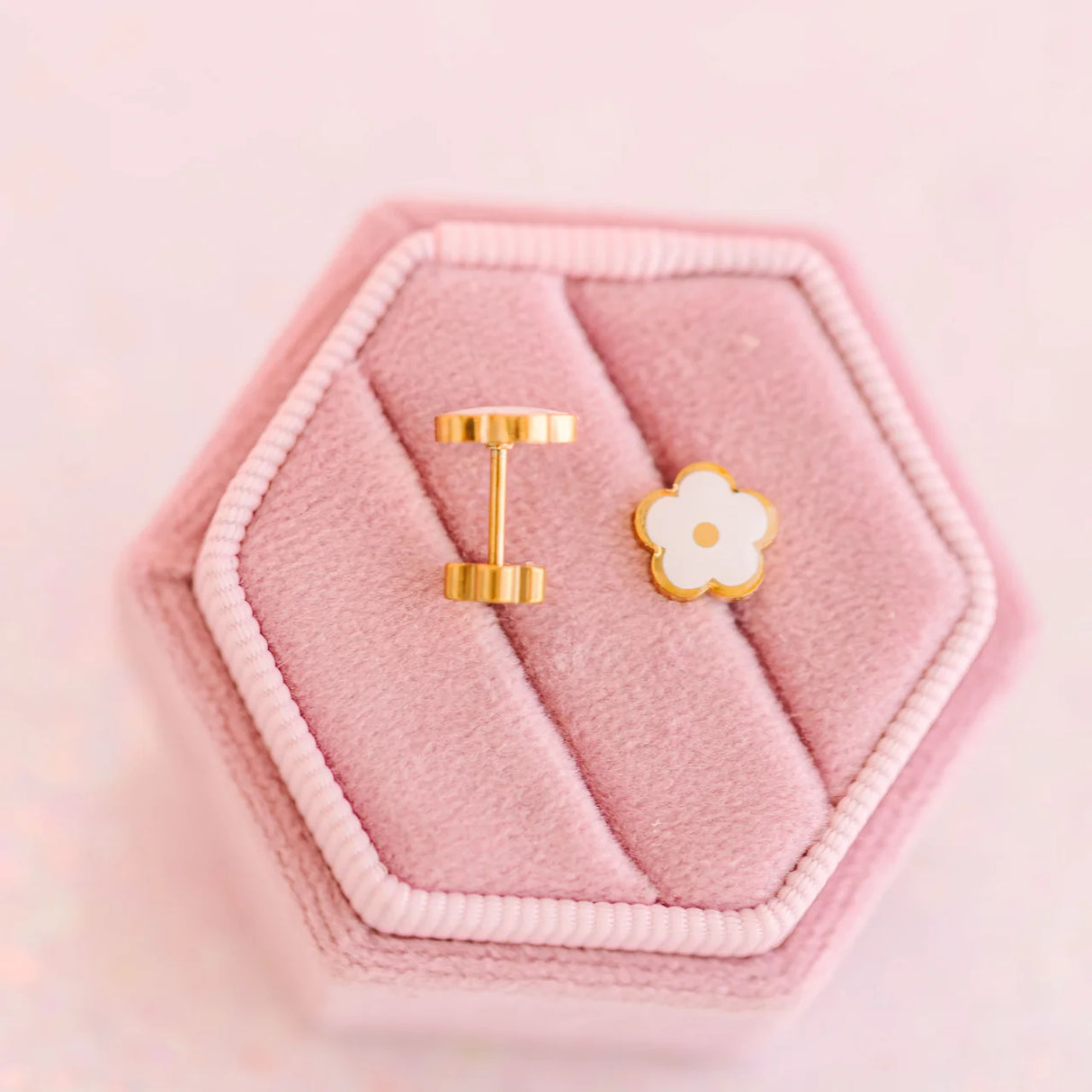 Pierced Co. Screwback Earrings - White Flower