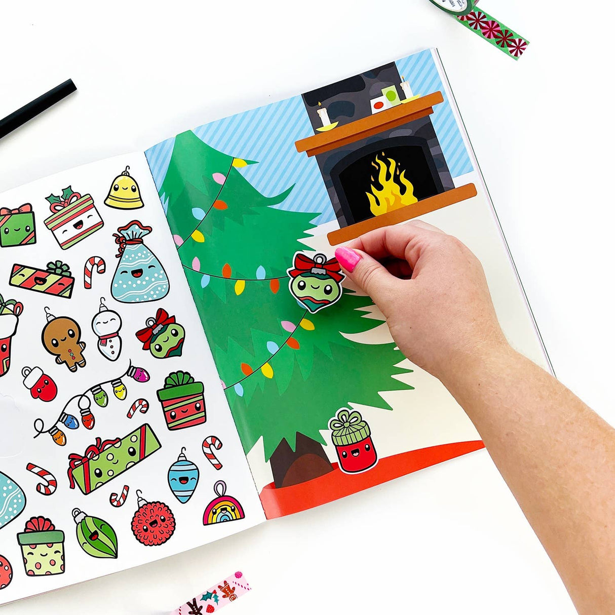 Pipstickers - Draw-Along Christmas Sticker Book