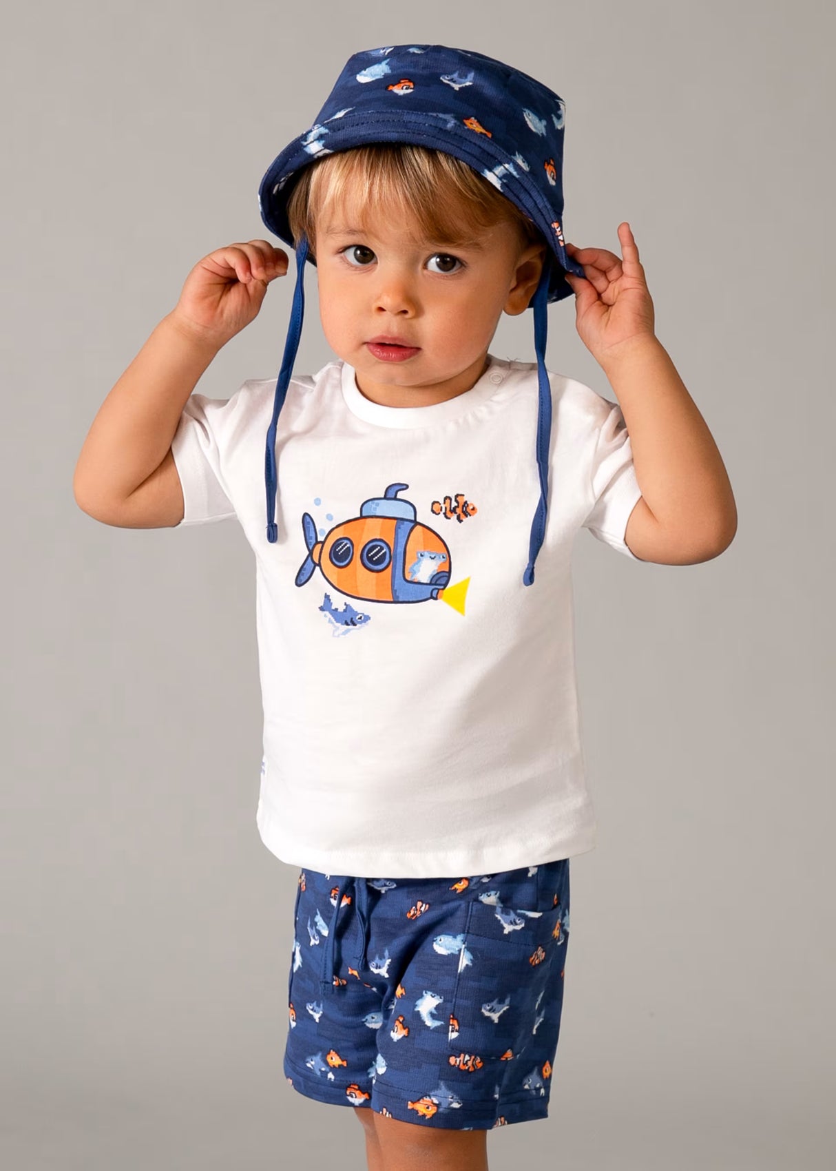 Graphic Tee and Shorts Set - Submarine