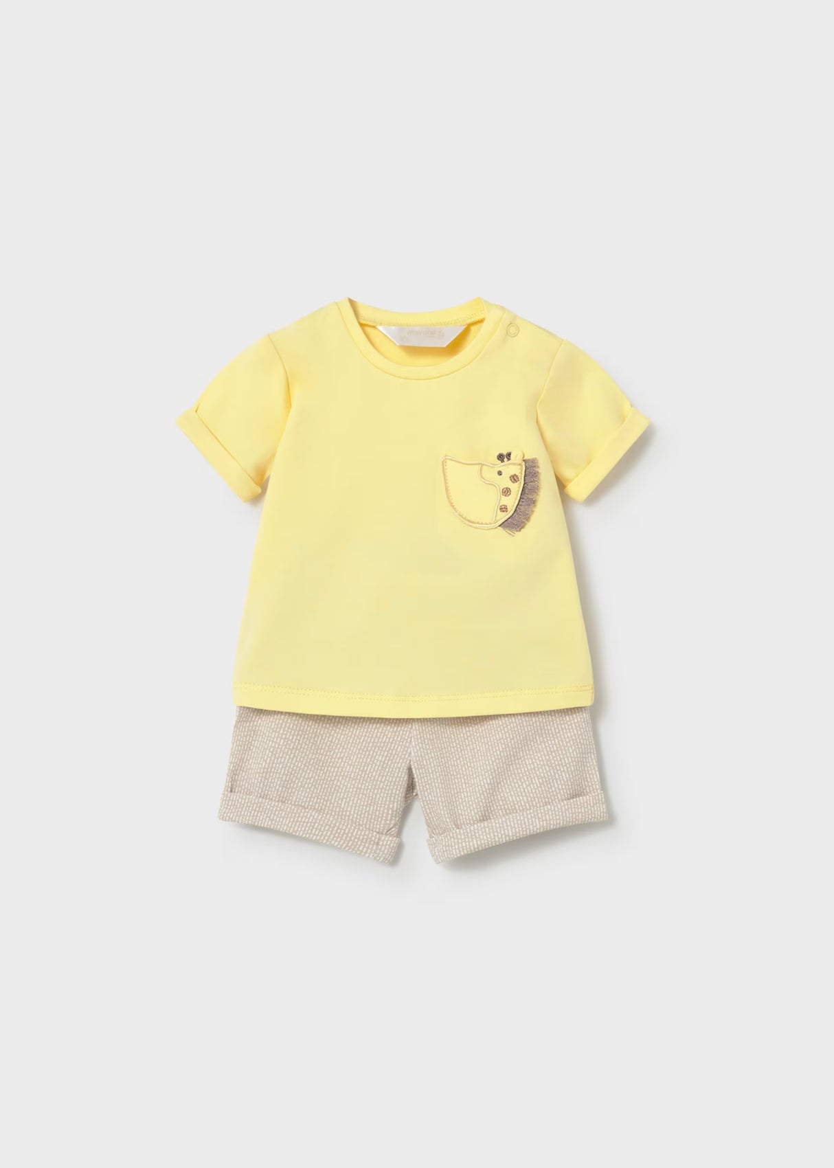 Short Sleeve Tee and Shorts - Giraffe